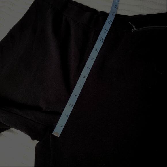 Talbots Black Stretch Knit Pull-On Pants Size M Rayon Blend Made in Macau Basic - Picture 4 of 7